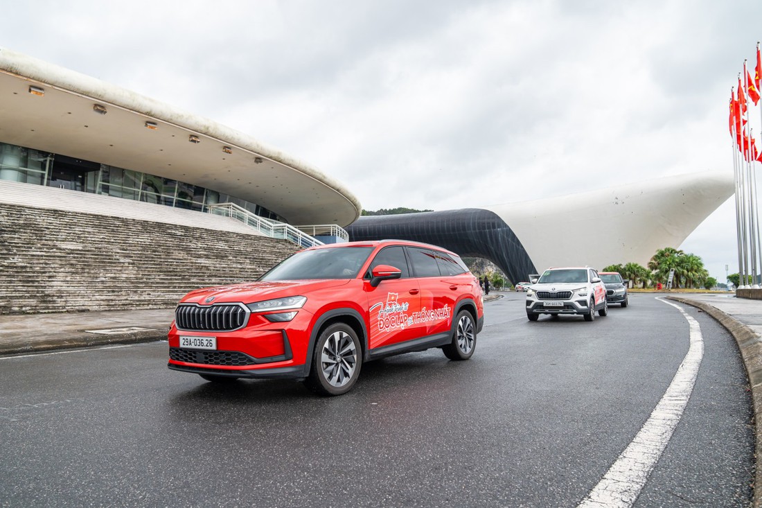 Đoàn xe Skoda 'vượt bão' tới Hà Nội, kết thúc gần 2.500km từ Độc Lập tới Thống Nhất với nhiều cung bậc cảm xúc- Ảnh 17. Skoda - Ảnh 16.