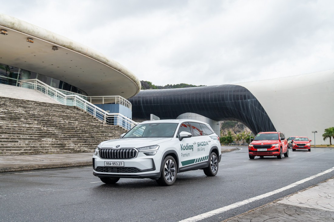 Đoàn xe Skoda 'vượt bão' tới Hà Nội, kết thúc gần 2.500km từ Độc Lập tới Thống Nhất với nhiều cung bậc cảm xúc- Ảnh 19. Skoda - Ảnh 17.