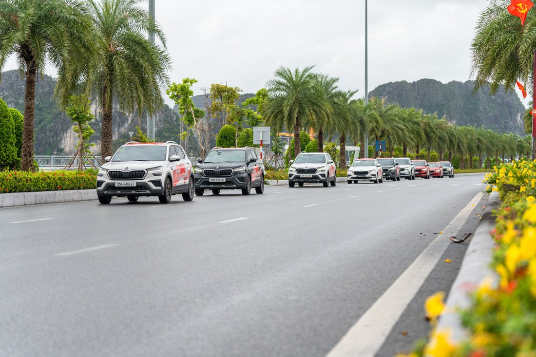 Đoàn xe Skoda 'vượt bão' tới Hà Nội, kết thúc gần 2.500km từ Độc Lập tới Thống Nhất với nhiều cung bậc cảm xúc- Ảnh 20. Skoda - Ảnh 18.