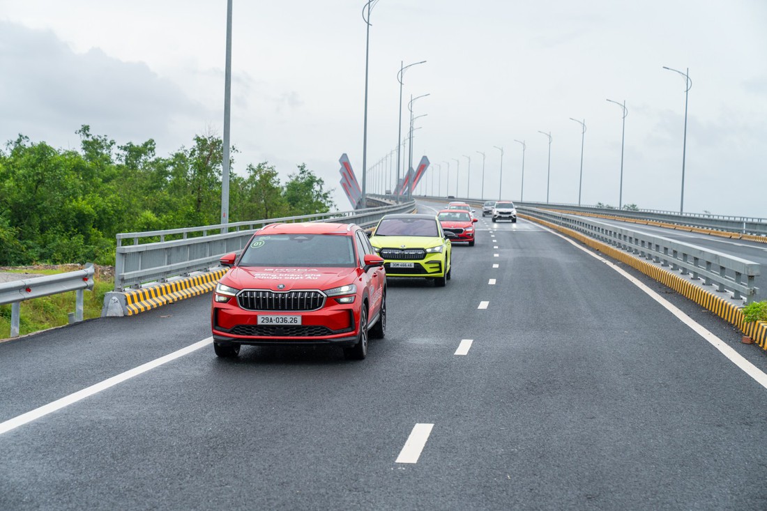 Đoàn xe Skoda 'vượt bão' tới Hà Nội, kết thúc gần 2.500km từ Độc Lập tới Thống Nhất với nhiều cung bậc cảm xúc- Ảnh 27. Skoda - Ảnh 22.