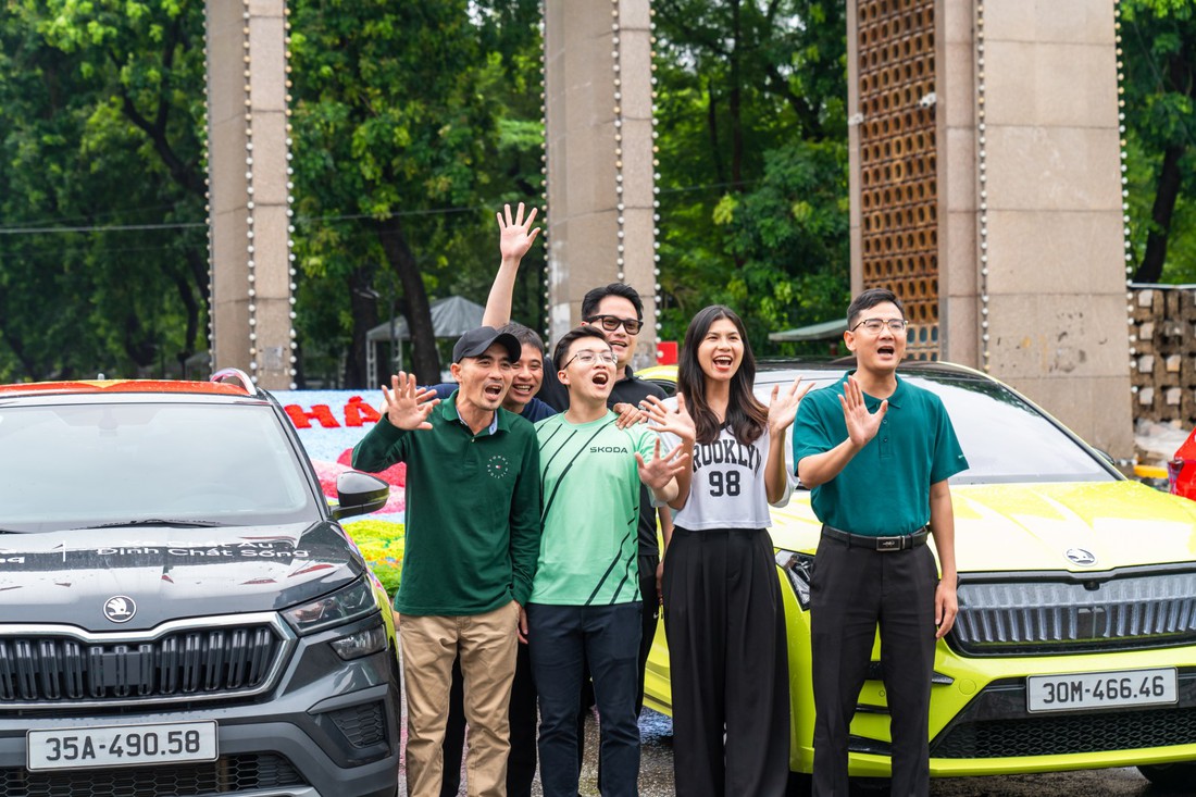 Đoàn xe Skoda 'vượt bão' tới Hà Nội, kết thúc gần 2.500km từ Độc Lập tới Thống Nhất với nhiều cung bậc cảm xúc- Ảnh 30. Skoda - Ảnh 25.