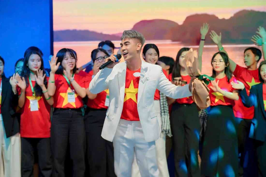 Hoa hậu, nam vương, người nổi tiếng lan tỏa lòng yêu nước, tinh thần tự hào dân tộc - Ảnh 4. Quốc khánh 2-9 - Ảnh 4.