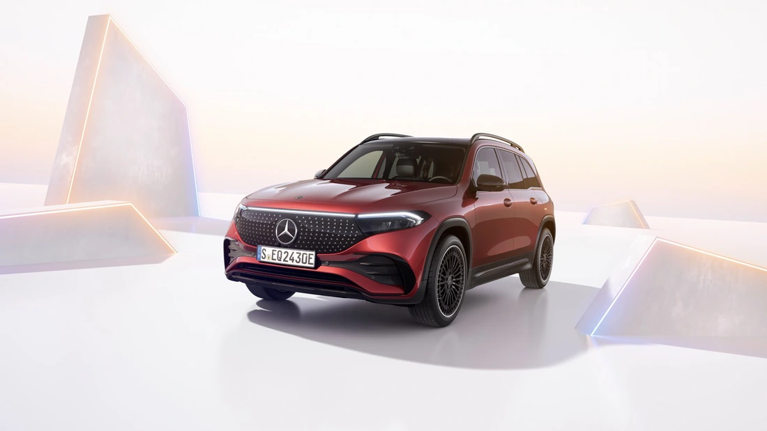 Mercedes-Benz EQB 250+ - Ảnh 1.