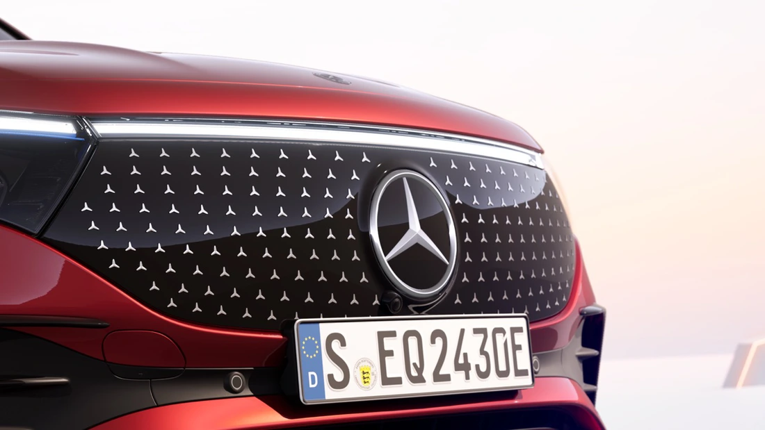 Xe điện Mercedes-Benz EQB 250+ từ 2,3 tỉ đồng, chạy Hà Nội - Huế mới cần sạc - Ảnh 2.