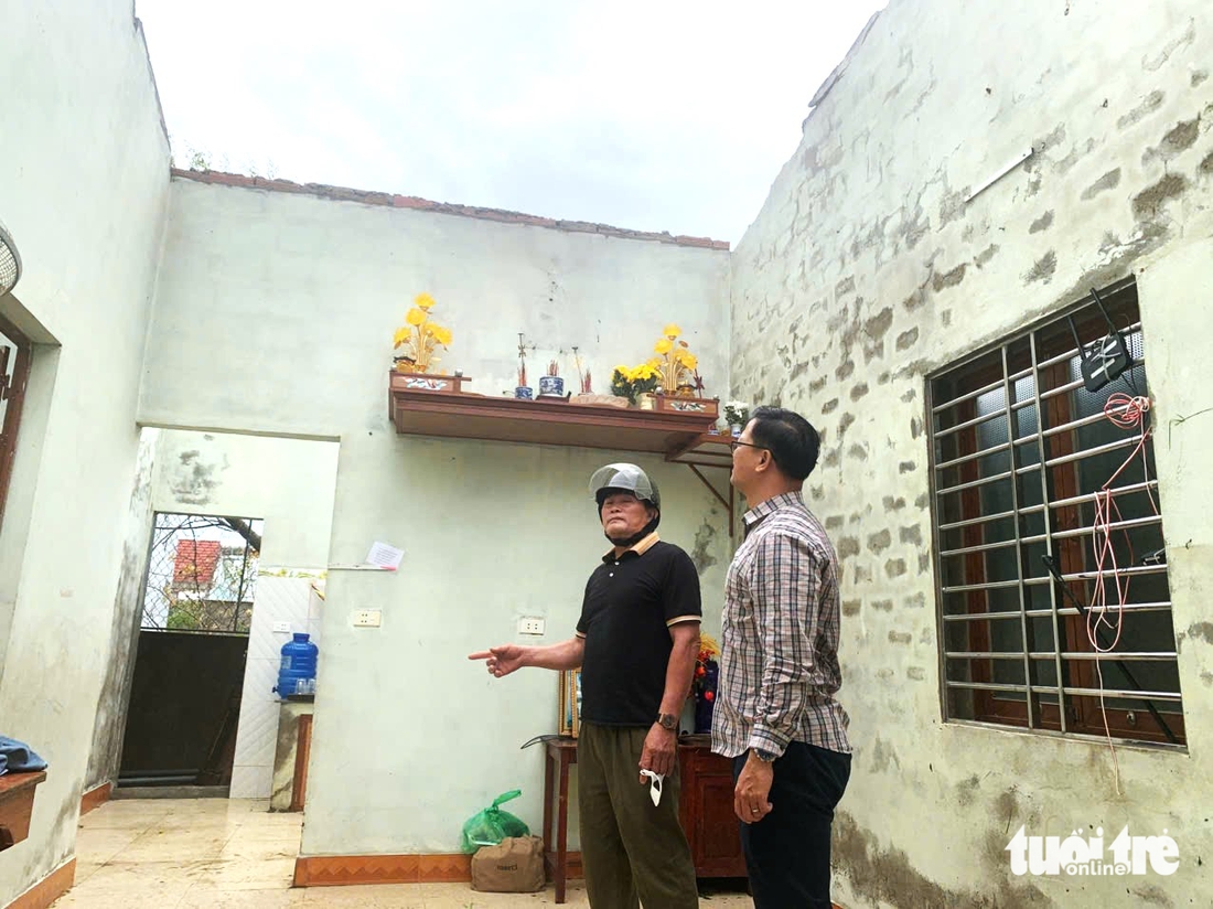 Xã ven biển có gần 5.000 nhà bị tốc mái vì bão Kajiki - Ảnh 3.