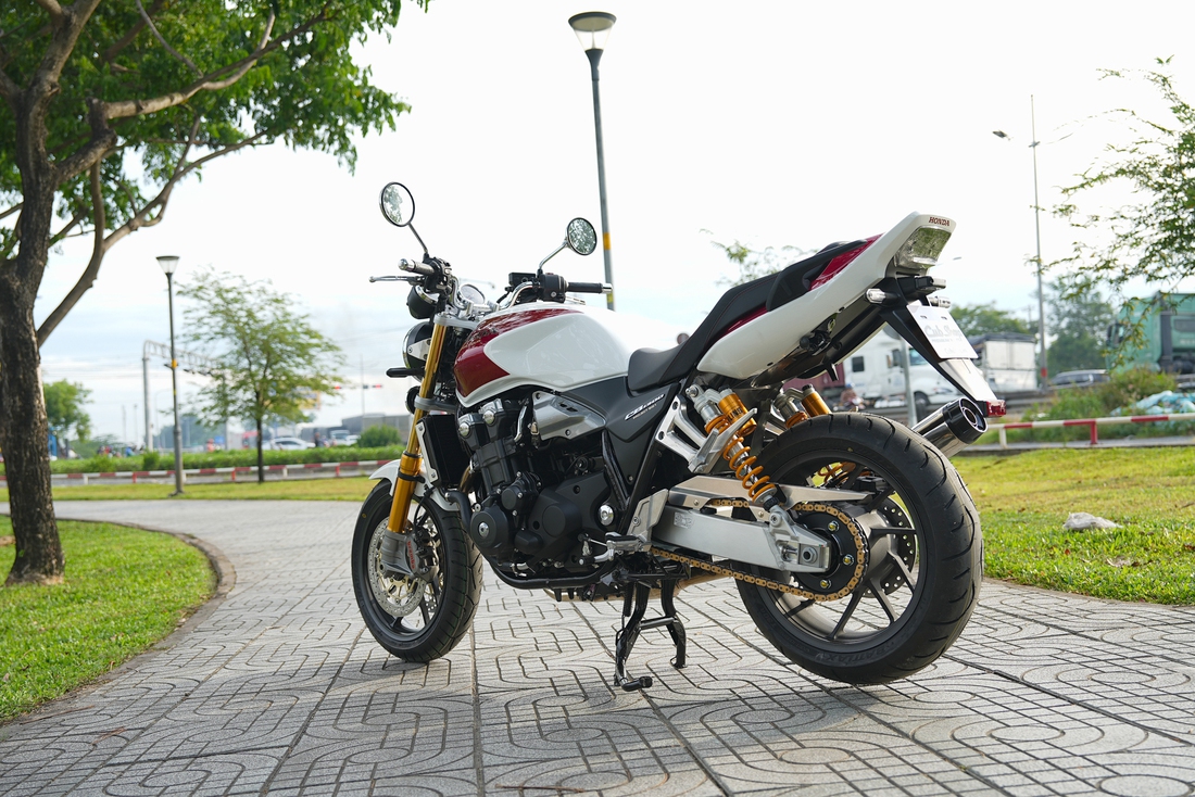 Honda CB1300SF SP Final Edition về Việt Nam giá có thể hơn 500 triệu: Được mệnh danh là 'ông vua nakebike', bản cuối cùng được sản xuất- Ảnh 8. Honda CB1300SF SP Final Edition - Ảnh 8.