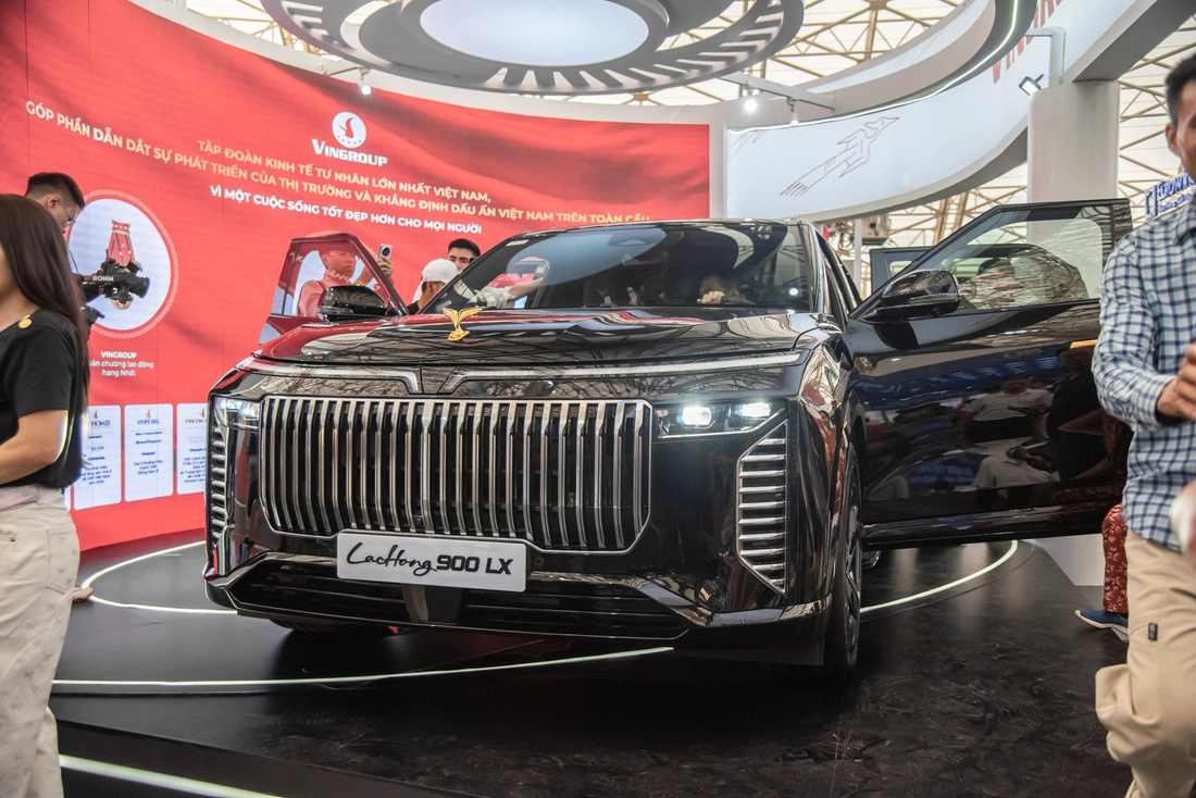 Cận cảnh Lạc Hồng 900 LX đời thực: Nhiều chi tiết mạ vàng, rộng hơn Cadillac Escalade, đi 550km/sạc - Ảnh 21.