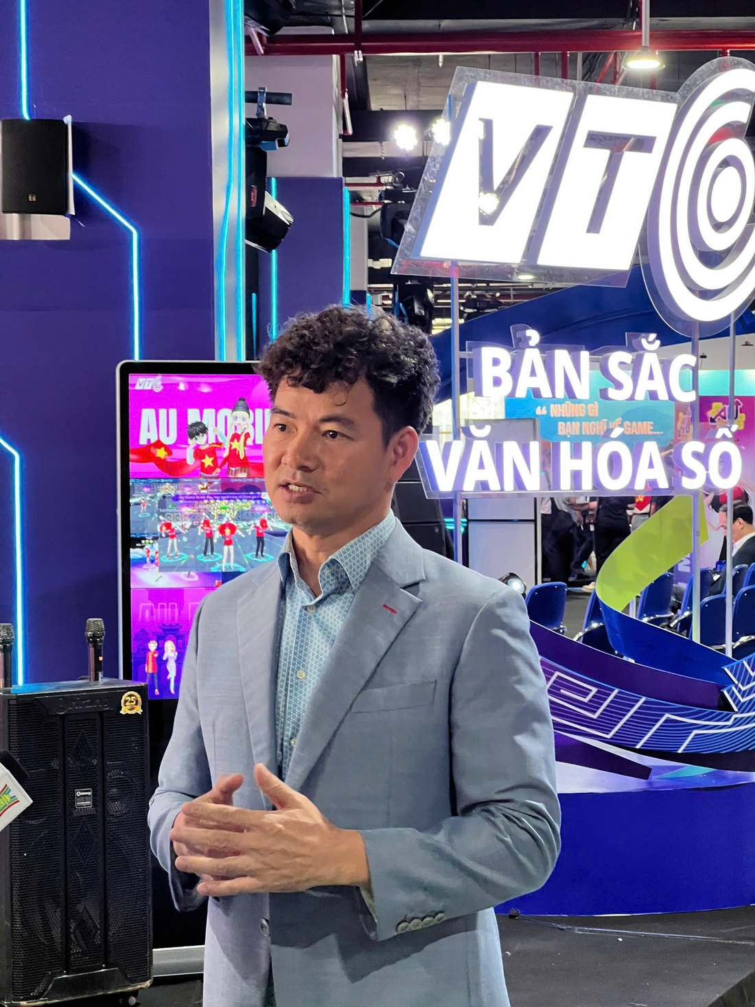 Khu trưng bày game hút giới trẻ tại triển lãm Thành tựu đất nước - Ảnh 5. Giới trẻ nô nức cosplay nhân vật game Việt ở Triển lãm thành tựu đất nước - Ảnh 5.
