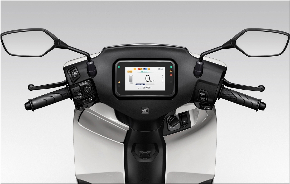 Honda CUV e: 2026 ra mắt: thêm kính chắn gió và thùng để đồ phía sau, giá quy đổi tới 141 triệu đồng - Ảnh 10.