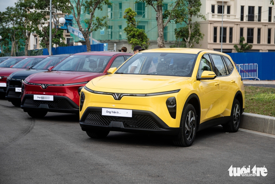 VinFast Limo Green - Ảnh 1.