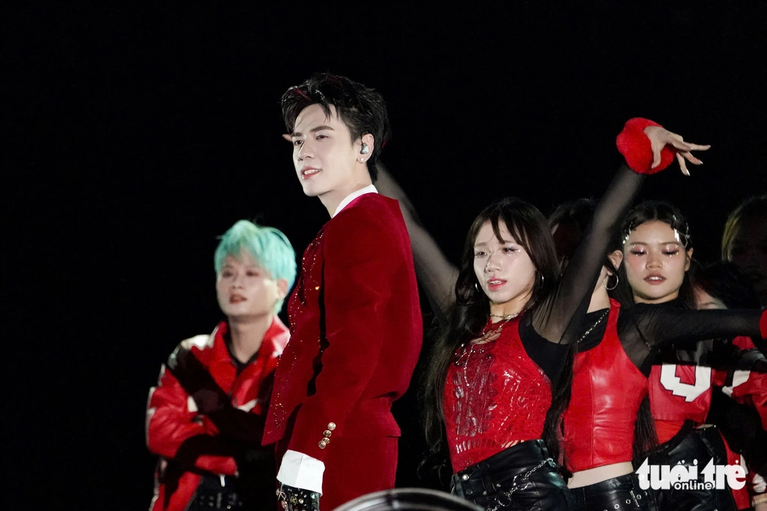 V Concert - Ảnh 17.