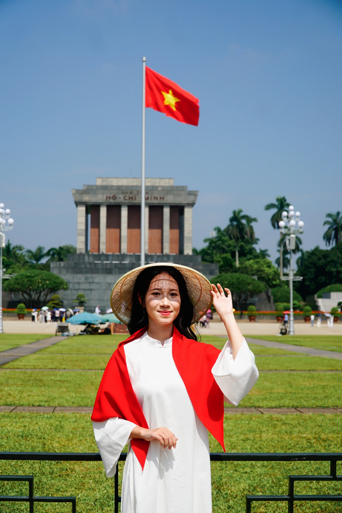 Vượt gần 700km ra thăm lăng Bác dịp kỷ niệm 80 năm Quốc khánh - Ảnh 2. quốc khánh - Ảnh 2.