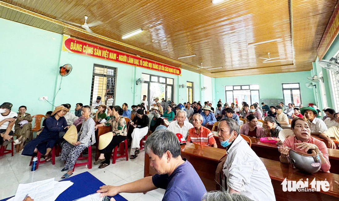 Xuyên lễ trao tiền quà Quốc khánh 2-9 cho người dân ở Đà Nẵng - Ảnh 6.