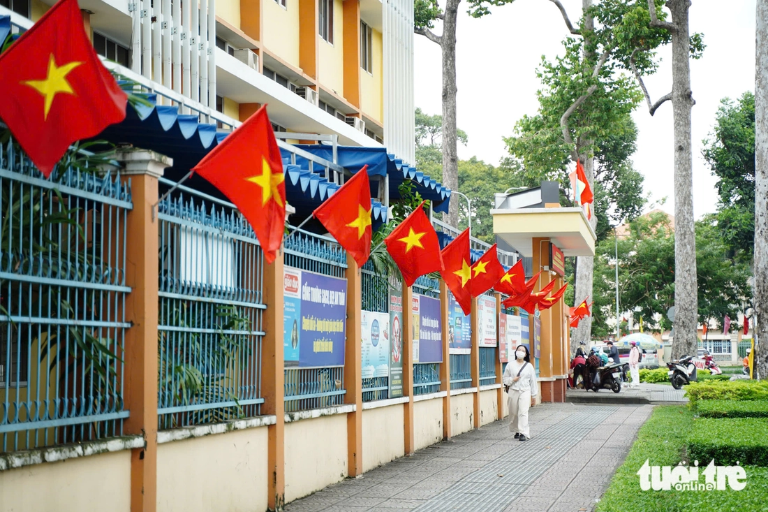 Cận kề ngày A80, người dân TP.HCM hòa mình trong không khí 'Tết độc lập' - Ảnh 12. Tết độc lập - Ảnh 12.