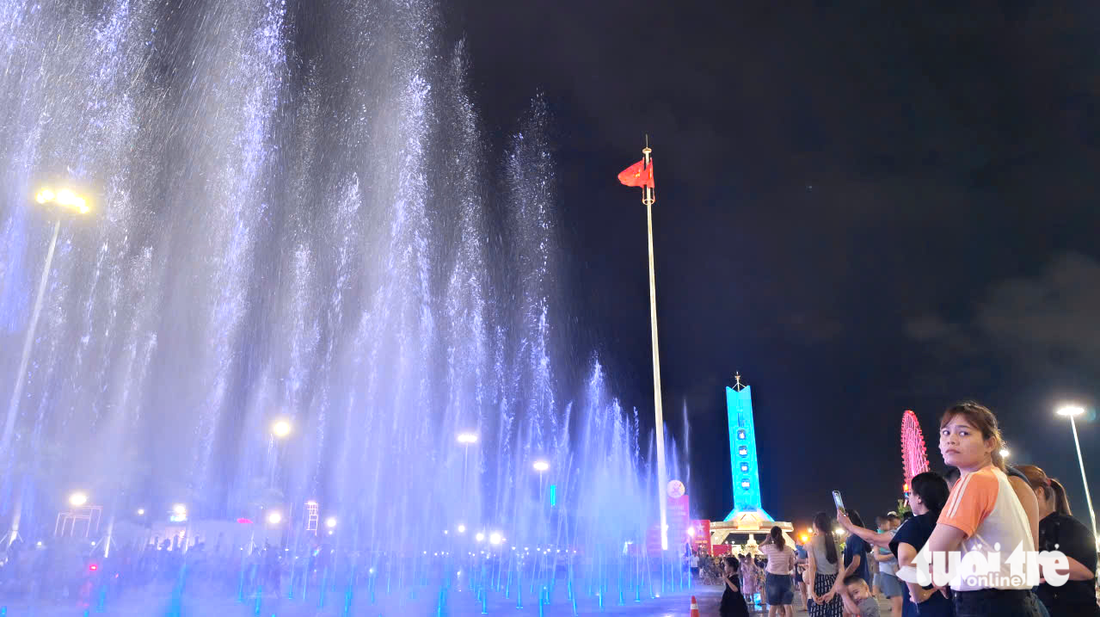 quảng trường - Ảnh 6.