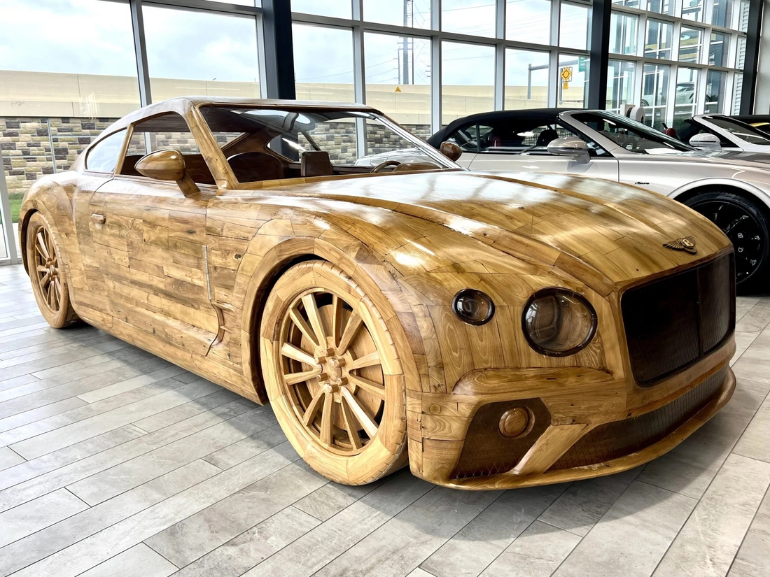Xe Bentley gỗ đắt ngang xe thật, báo Tây so sánh giống với hàng Việt - Ảnh 1.