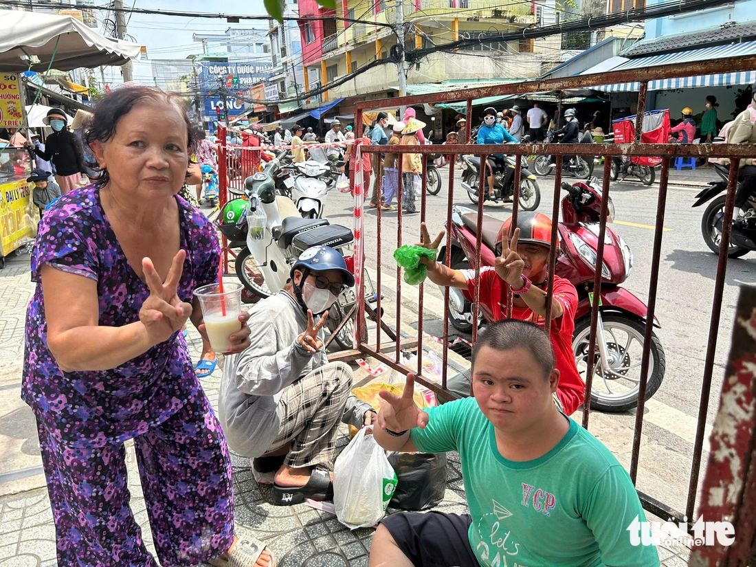 Phiên chợ độc lạ ở Hóc Môn không dùng tiền, thanh toán bằng phiếu - Ảnh 9.