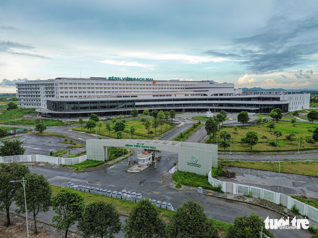 Quang cảnh hai bệnh viện Bạch Mai, Việt Đức cơ sở 2 trước ngày 'hẹn' đi vào hoạt động - Ảnh 1.