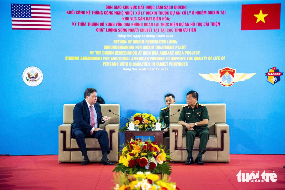 Hoa Kỳ cam kết 'kề vai sát cánh' với Việt Nam khắc phục xử lý dioxin và các hậu quả chiến tranh - Ảnh 2.