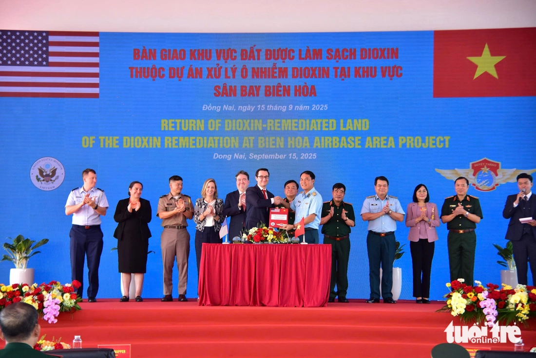 Hoa Kỳ cam kết 'kề vai sát cánh' với Việt Nam khắc phục xử lý dioxin và các hậu quả chiến tranh - Ảnh 3.