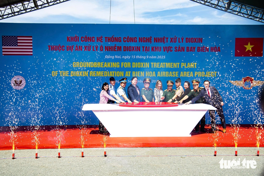 Hoa Kỳ cam kết 'kề vai sát cánh' với Việt Nam khắc phục xử lý dioxin và các hậu quả chiến tranh - Ảnh 5.