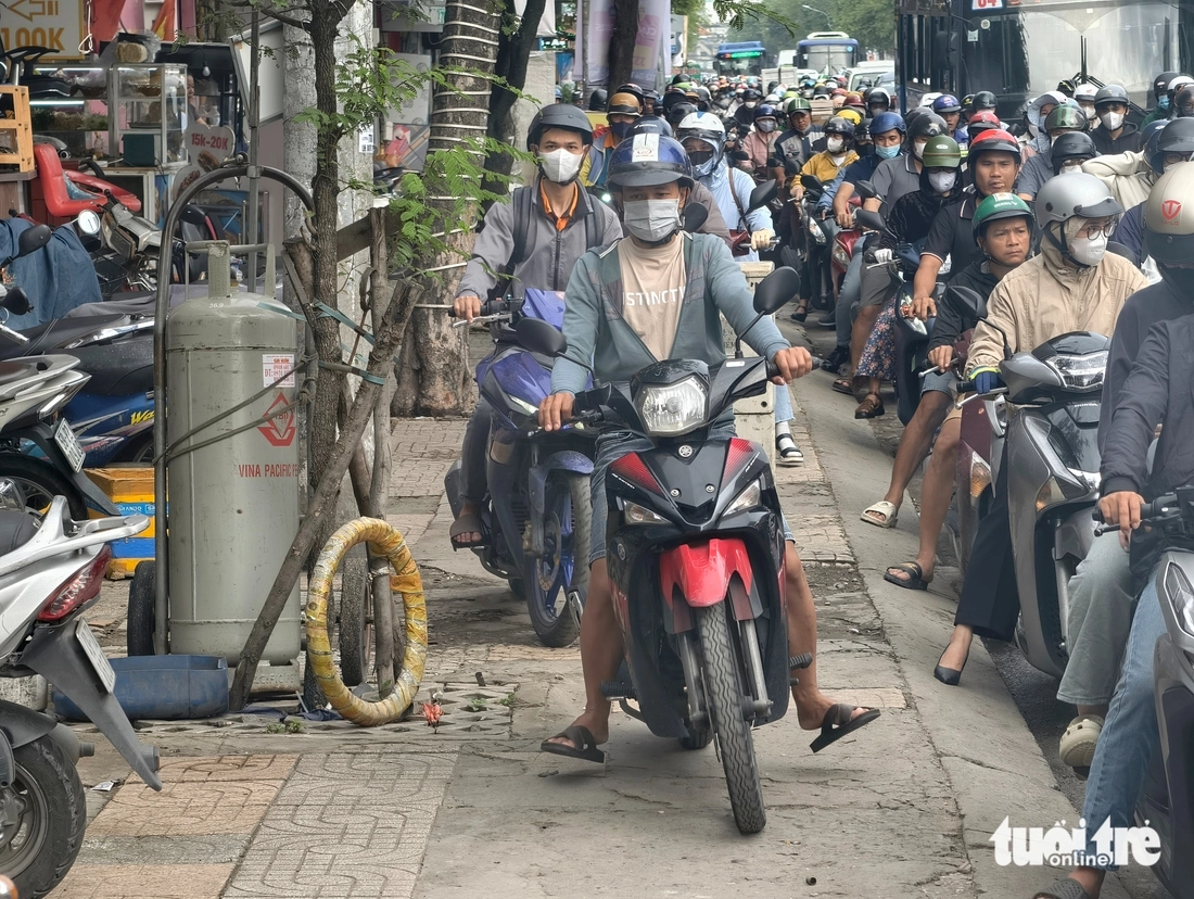 vỉa hè - Ảnh 2.