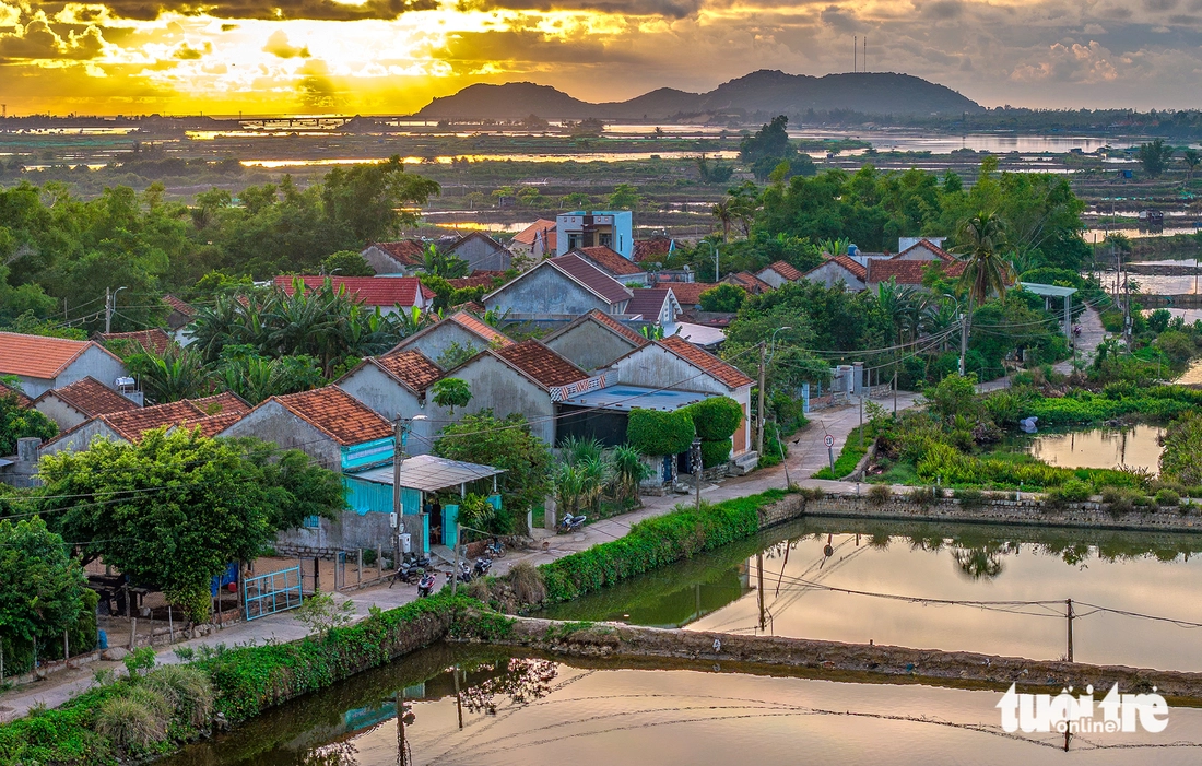 Ngôi làng độc đáo như 'ốc đảo' ngủ quên - Ảnh 3.