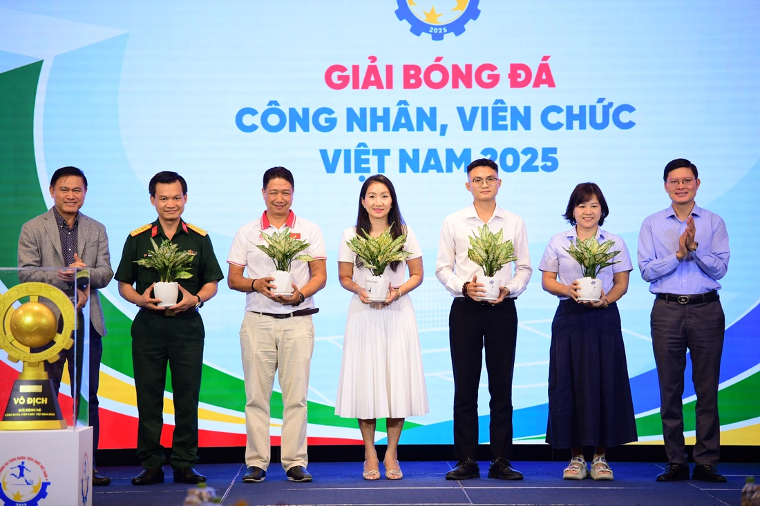 40 đội bóng tham dự Giải bóng đá công nhân, viên chức Việt Nam 2025 - Ảnh 10.