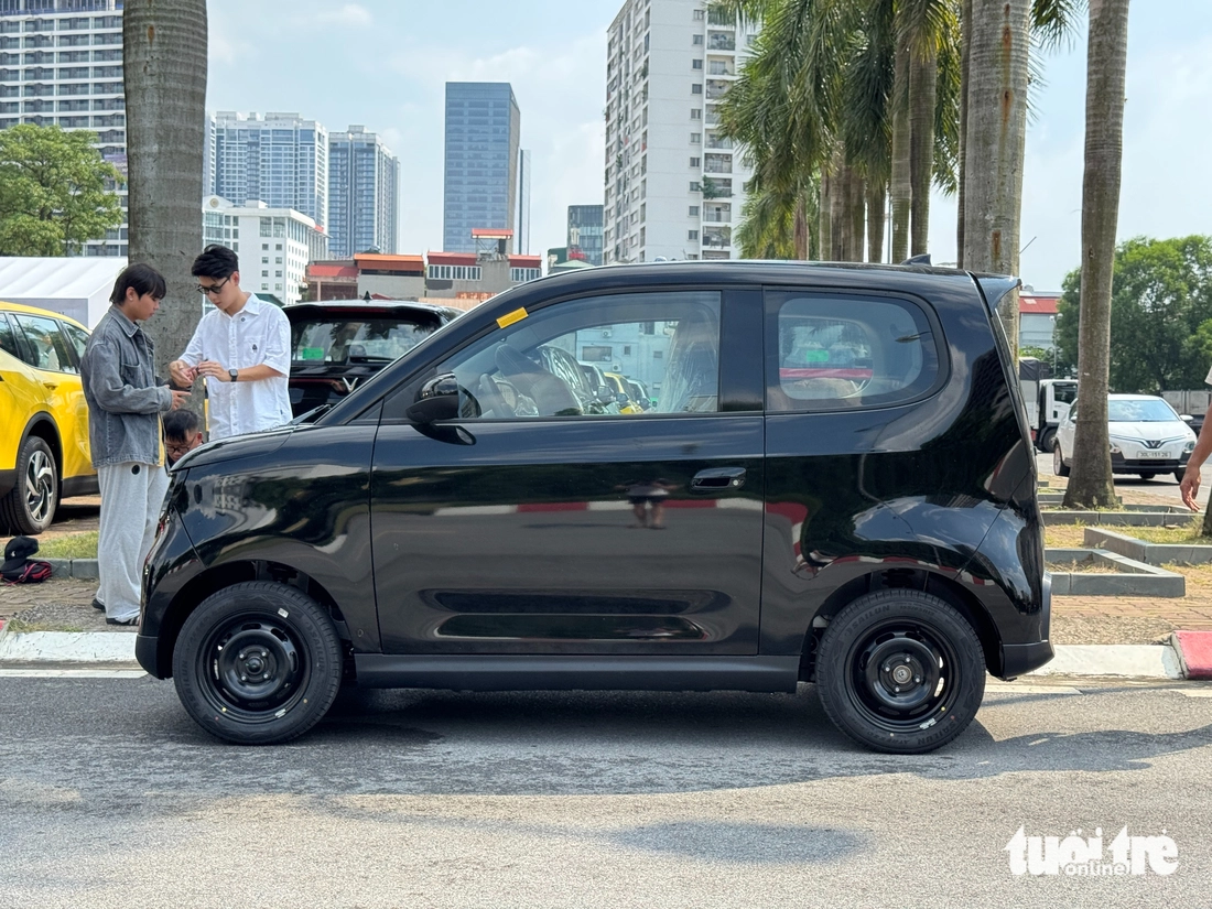 Cận cảnh VinFast Minio Green 'không che': Giá 269 triệu, đèn 'ăn điểm', dễ lại tạo trào lưu độ - Ảnh 3.