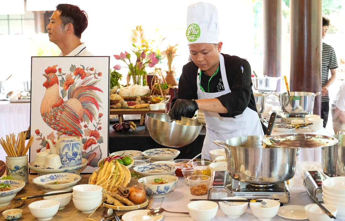 Phở mọi miền hội tụ để Đi tìm người nấu phở ngon năm 2025 - Ảnh 9.
