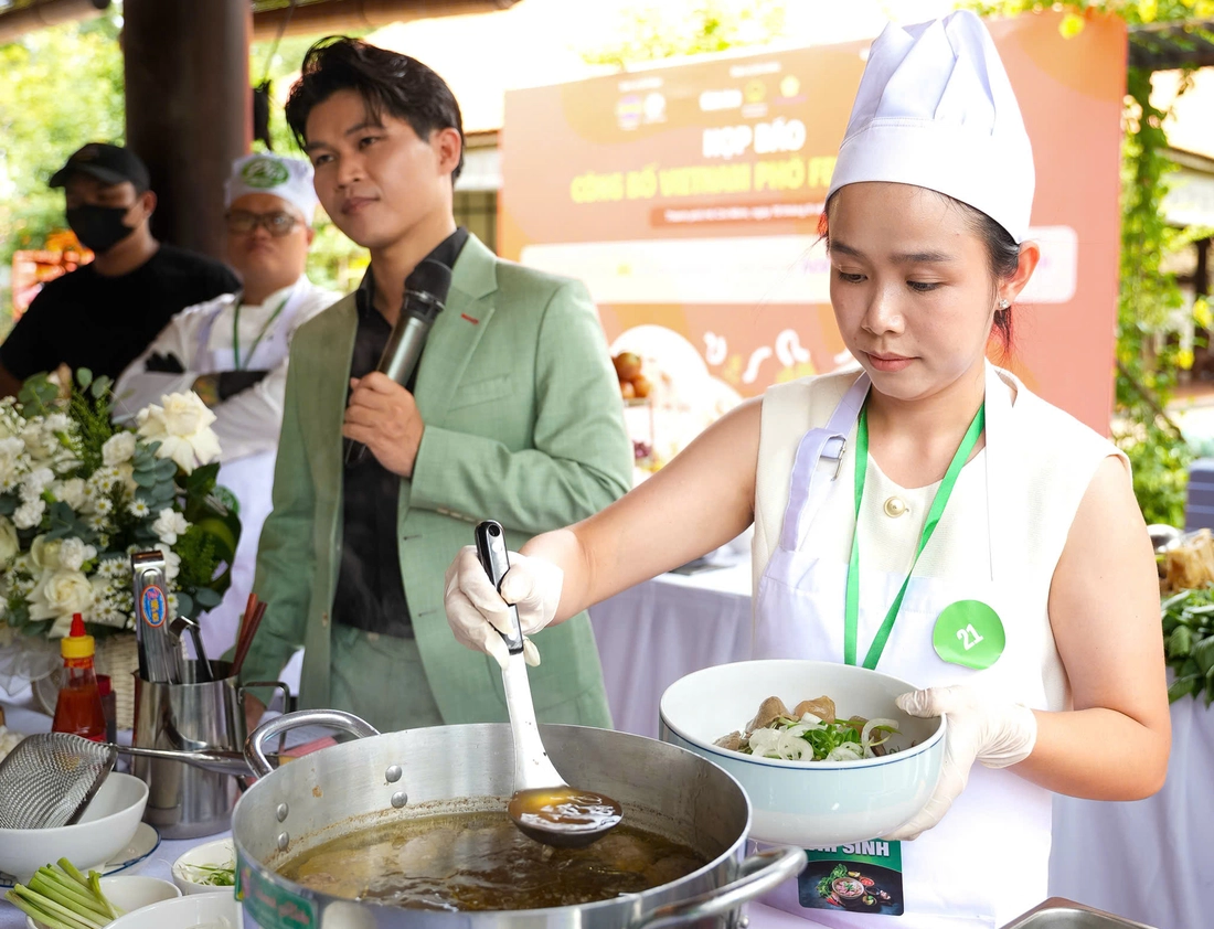 Phở mọi miền hội tụ để Đi tìm người nấu phở ngon năm 2025 - Ảnh 18.