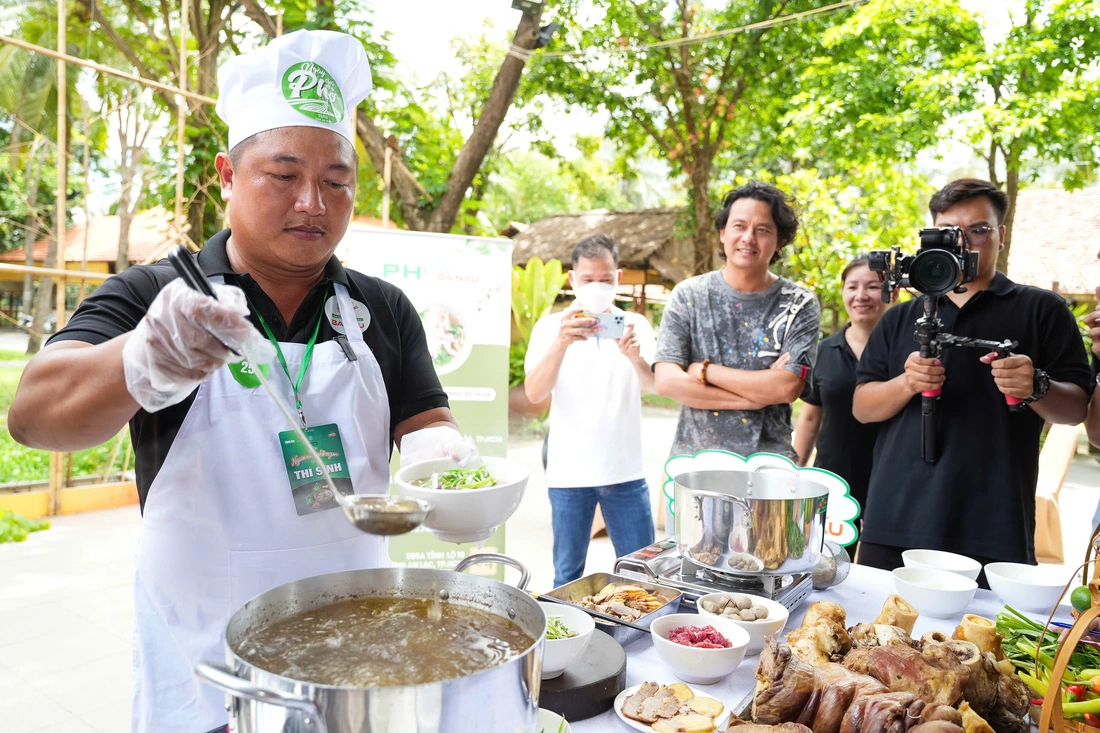 Phở mọi miền hội tụ để Đi tìm người nấu phở ngon năm 2025 - Ảnh 17.
