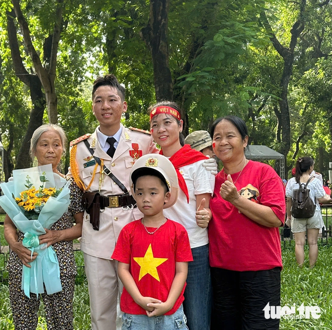 Các khối diễu binh, diễu hành đi trong tiếng hò reo của nhân dân - Ảnh 2. diễu binh - Ảnh 5.