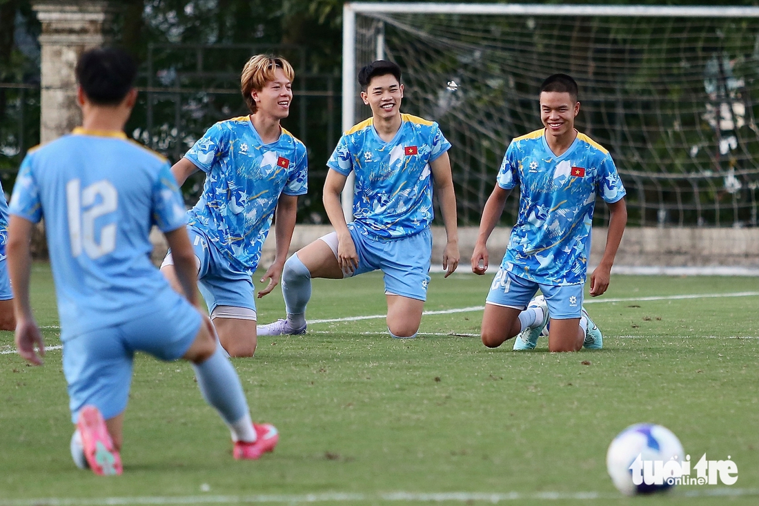 Trần Thành Trung vẫn vui vẻ dù bị loại khỏi U23 Việt Nam - Ảnh 2.
