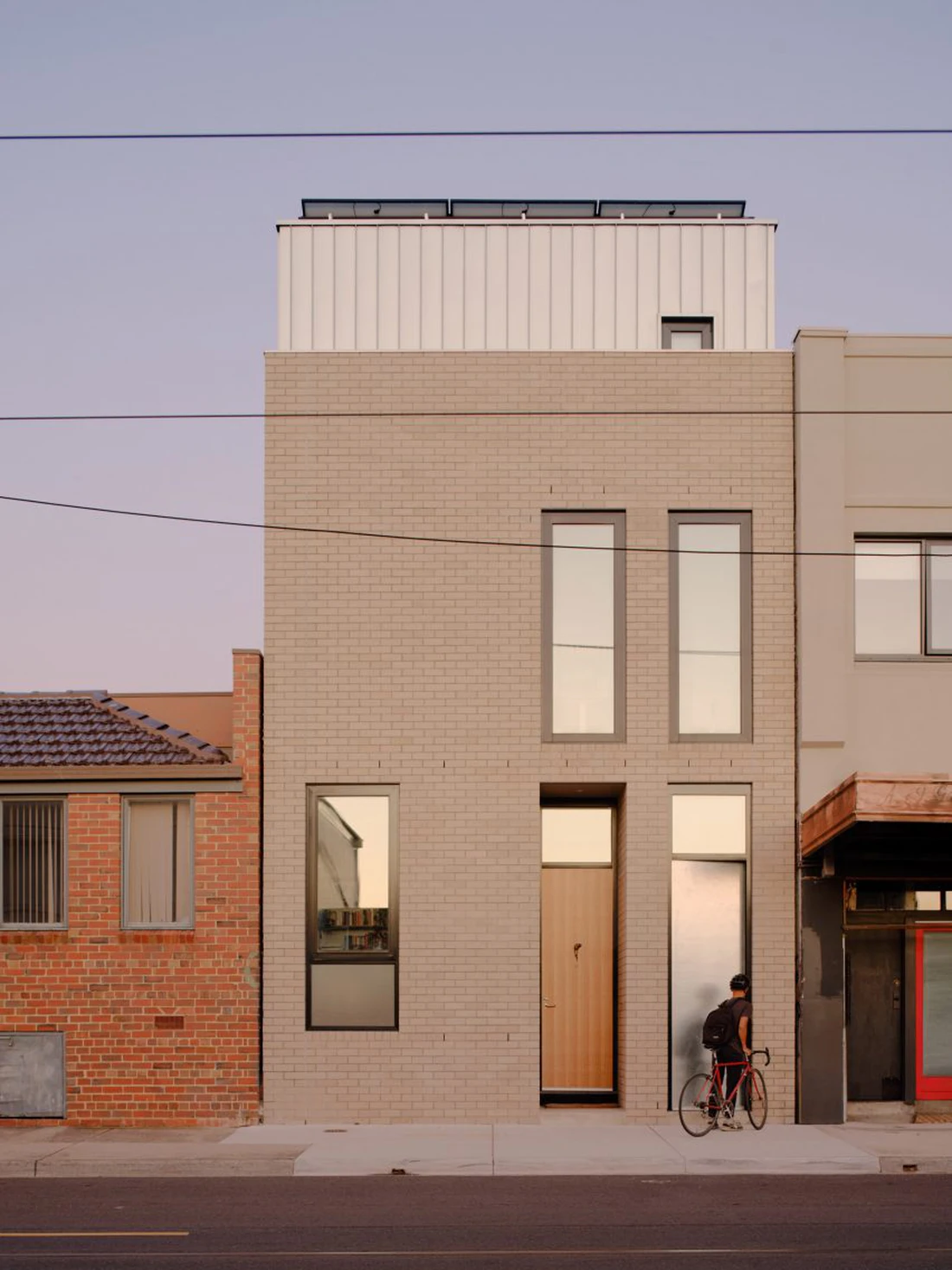 Cuộc sống riêng tư nơi thành thị với ngôi nhà nhỏ gọn ở Melbourne - Ảnh 1.