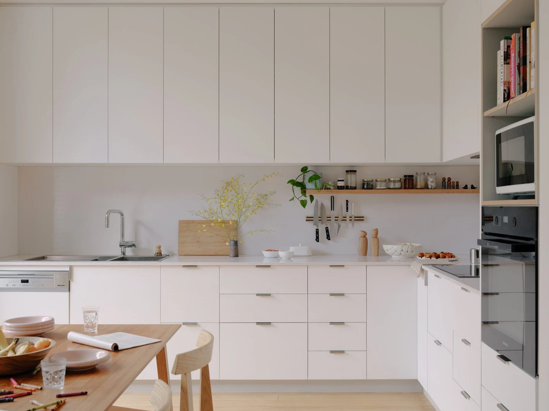 Cuộc sống riêng tư nơi thành thị với ngôi nhà nhỏ gọn ở Melbourne - Ảnh 8.