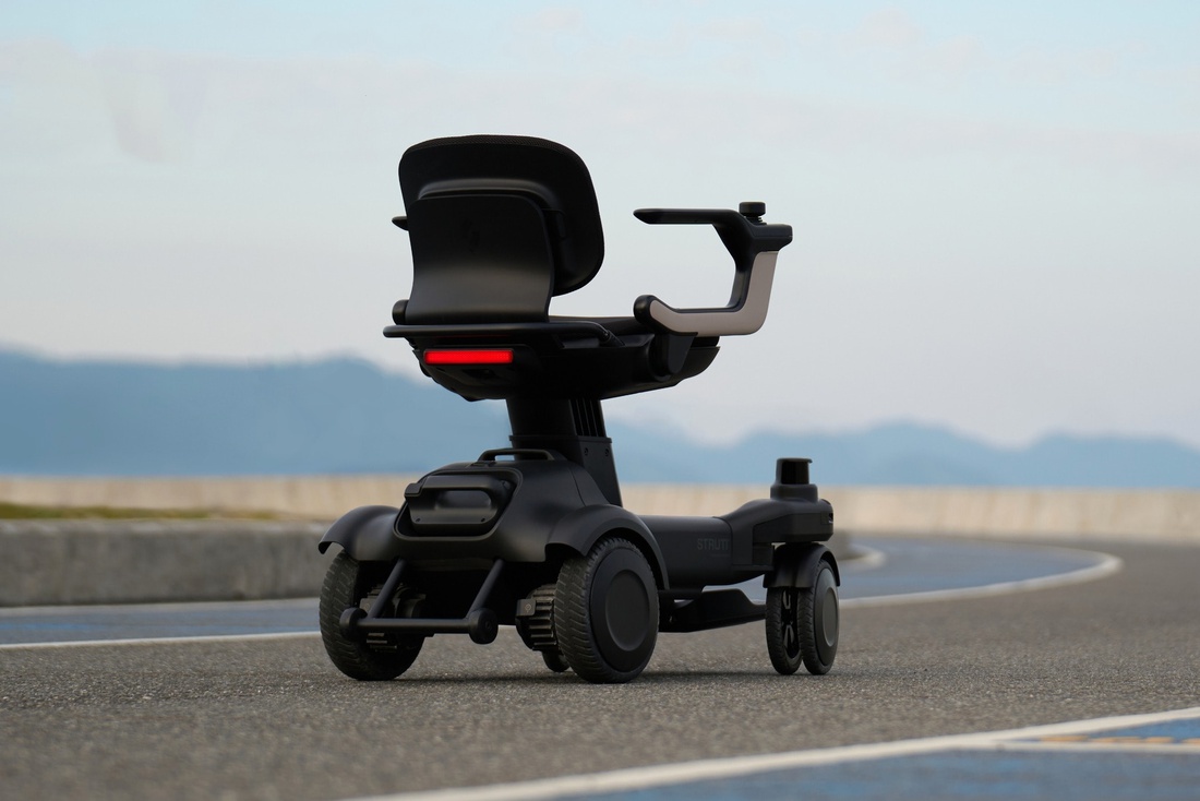 Nhìn như ghế song lại là xe scooter điện: Trang bị xịn như ô tô, 4 động cơ - Ảnh 7.