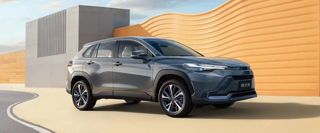 Toyota Corolla Cross 2026 có bản lạ: Thiết kế như xe điện,  động cơ mạnh hơn bản Việt - Ảnh 5.