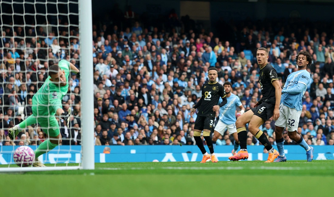 Vòng 6 Premier League: Haaland lập cú đúp, Chelsea và Liverpool cùng thua - Ảnh 6.