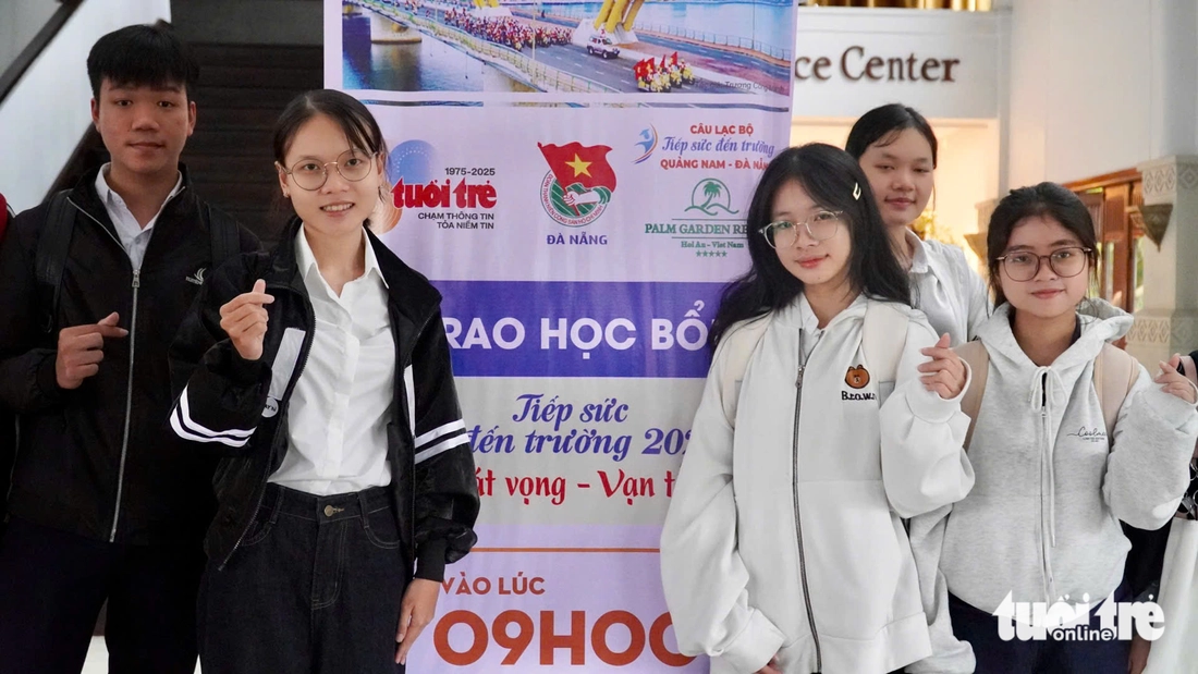 Nữ sinh vùng cao Trà My: Mình chưa từng có trong tay 15 triệu đồng - Ảnh 1.