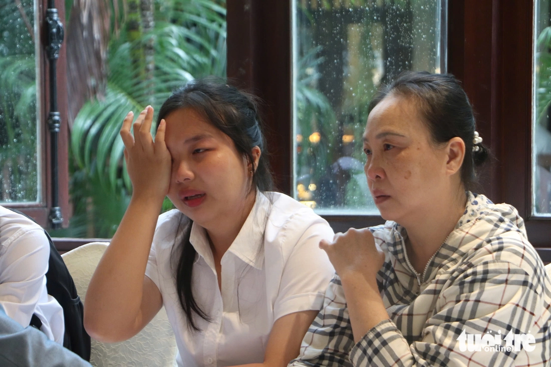 Hai tân sinh viên cùng tên, cùng mồ côi, cùng... 'khất' nợ học phí, cùng nhận học bổng  - Ảnh 7.