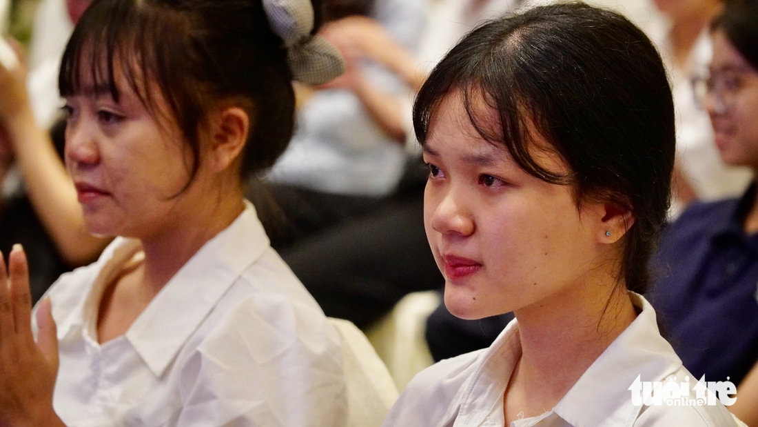 Vòng tay Tiếp sức đến trường xua tan nhiều tuyệt vọng trong ngày mưa Đà Nẵng - Ảnh 5.