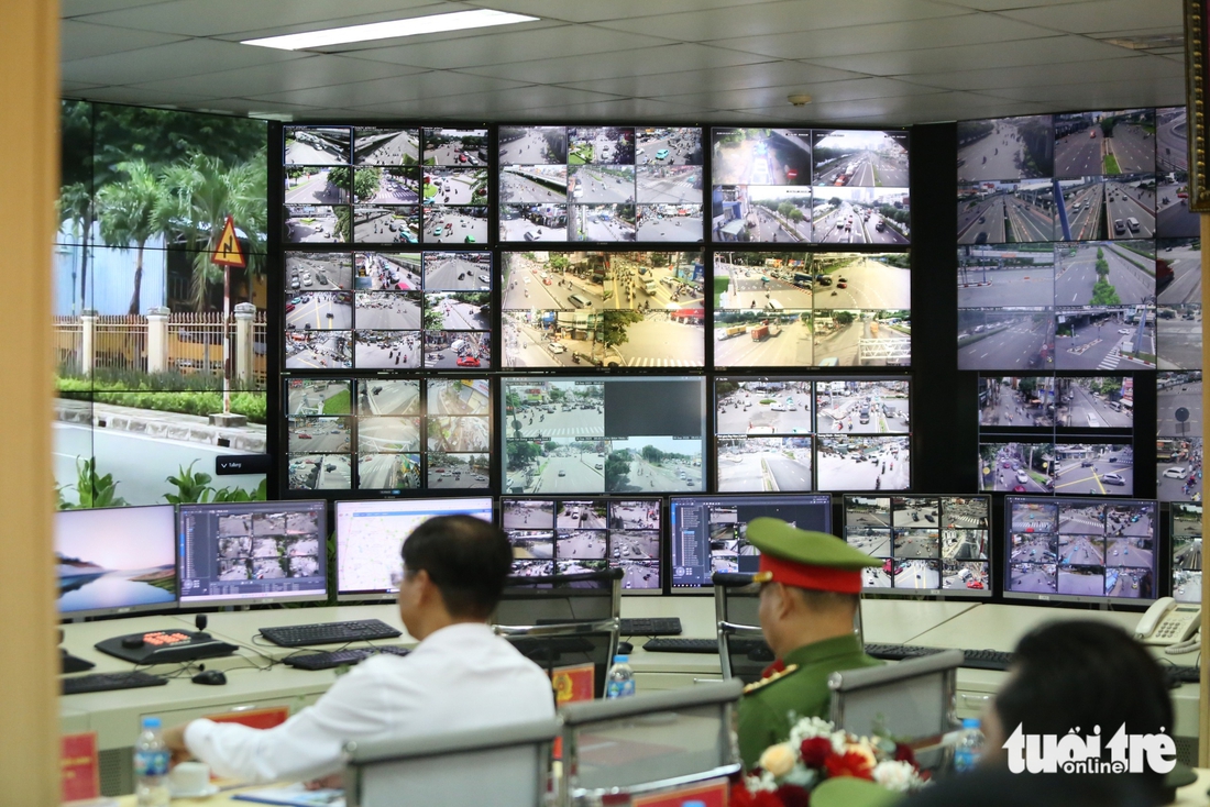 Nếu xe tải tông nhau bốc cháy trong hầm sông Sài Gòn, cảnh sát chữa cháy ra sao? - Ảnh 3.