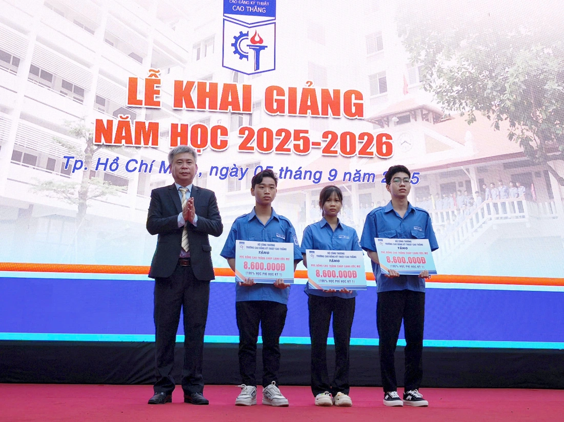 26 triệu học sinh, sinh viên vào năm học mới - Ảnh 17. lễ khai giảng - Ảnh 17.