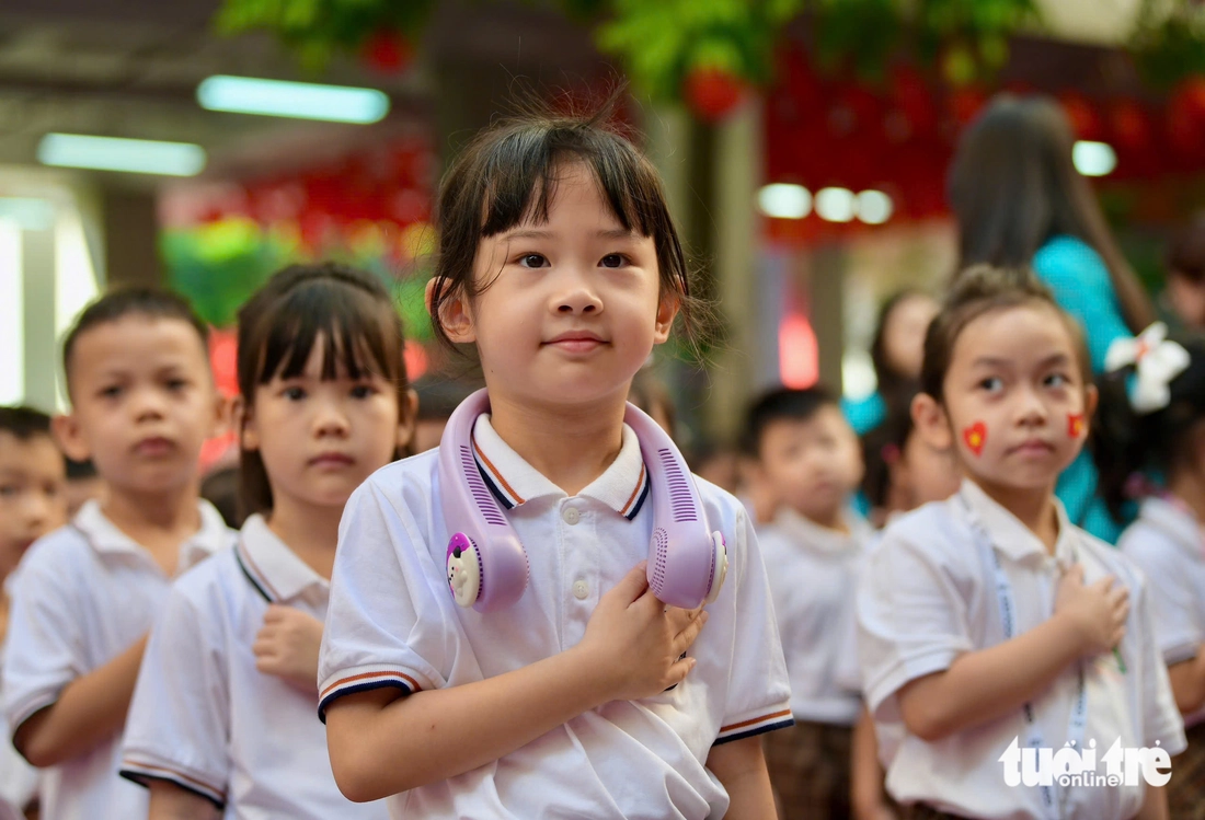 Sáng nay, thầy trò cả nước đón lễ khai giảng đặc biệt - Ảnh 3. lễ khai giảng - Ảnh 4.