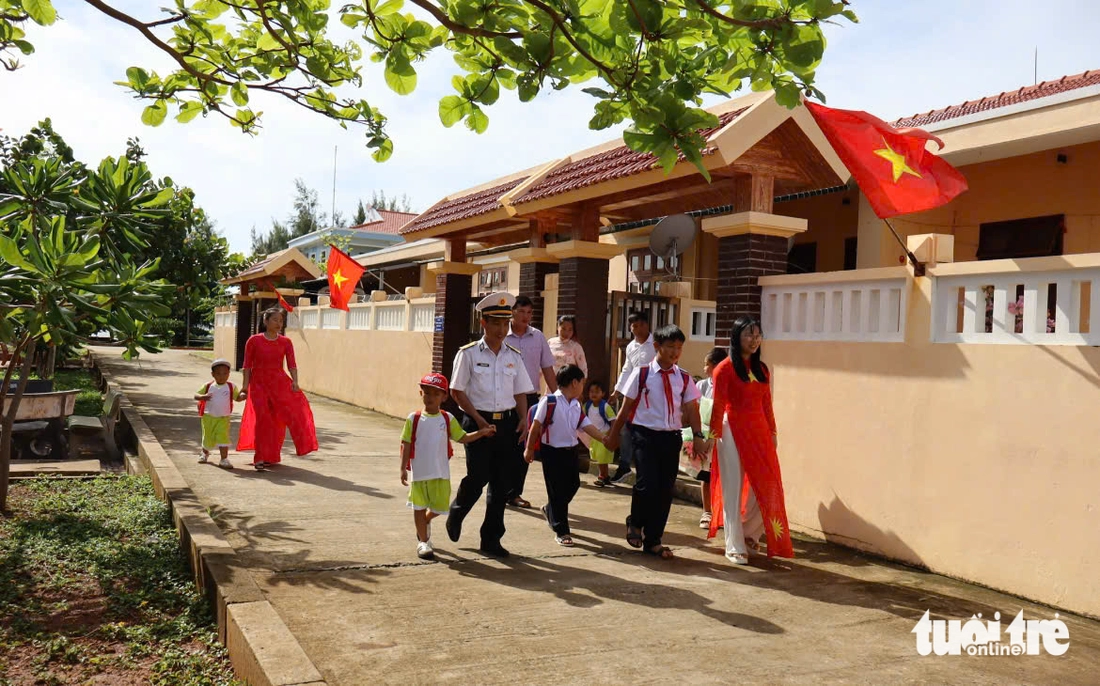 Sáng nay, thầy trò cả nước đón lễ khai giảng đặc biệt - Ảnh 4. lễ khai giảng - Ảnh 13.