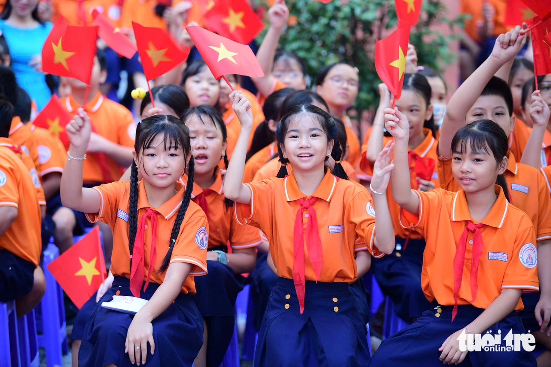 Những khoảnh khắc đáng nhớ trong ngày khai giảng năm học mới - Ảnh 6. khai giảng - Ảnh 6.