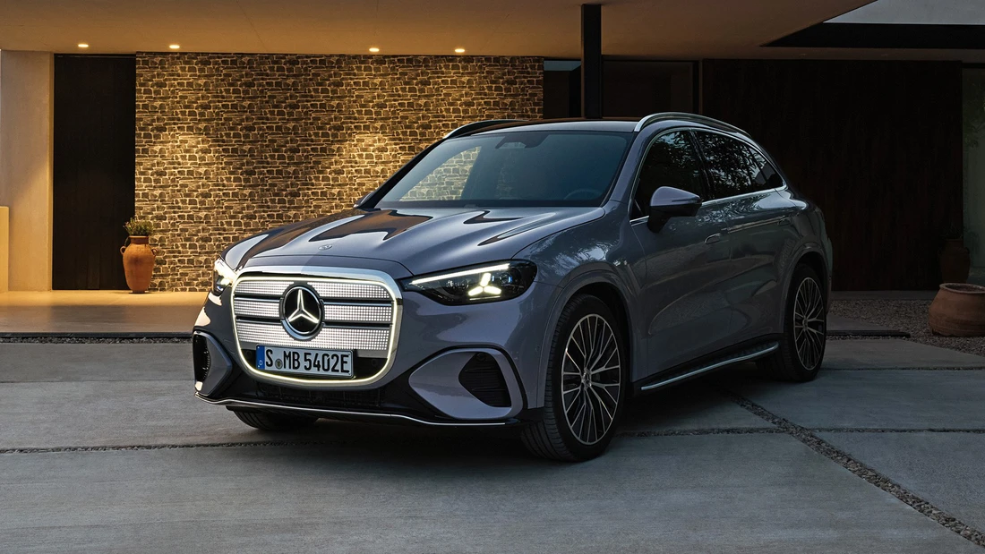 Mercedes-Benz GLC bản điện ra mắt: Màn lớn chưa từng có, ghế rung theo nhạc, chạy hơn 700km/sạc - Ảnh 1.