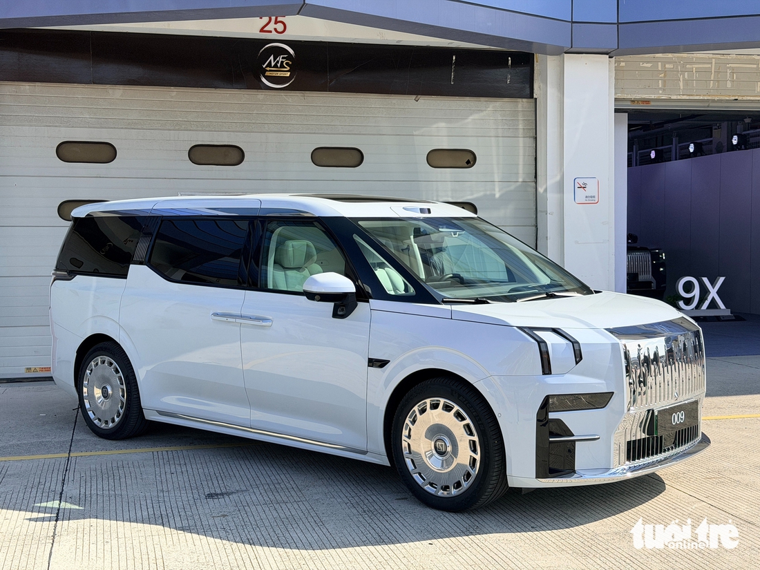 MPV điện Zeekr 009 Grand sắp về Việt Nam, chạy Hà Nội - Huế không cần sạc - Ảnh 21.