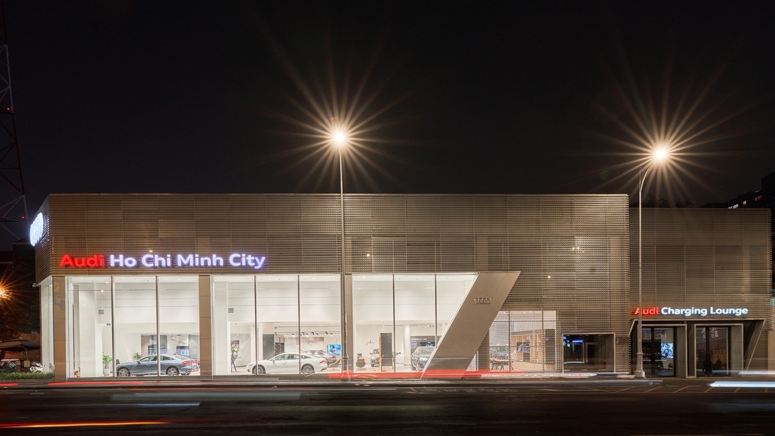 Showroom Audi lâu đời nhất Việt Nam 'lột xác': Như sảnh khách sạn 5 sao, phòng giao xe riêng tư - Ảnh 1.